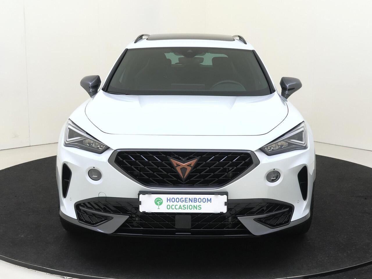 Cupra Formentor 1.4 e-Hybrid VZ Performance | SoH 96% | Panoramadak | Achteruitrijcamera | Adaptieve demping | Stoel- en stuurwielverwarming | Dodehoek detectie | Parkeerassistent | Keyless |