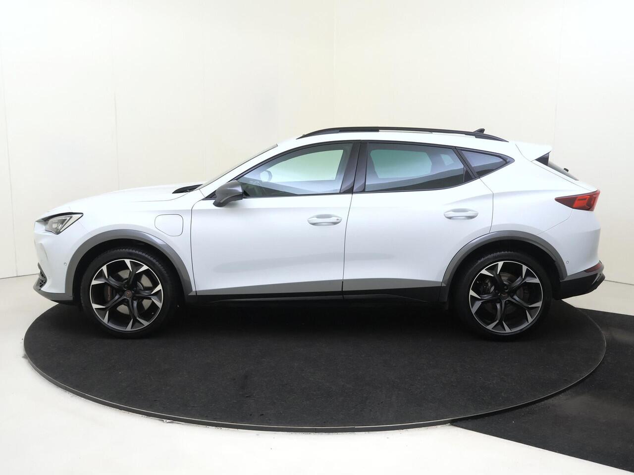 Cupra Formentor 1.4 e-Hybrid VZ Performance | SoH 96% | Panoramadak | Achteruitrijcamera | Adaptieve demping | Stoel- en stuurwielverwarming | Dodehoek detectie | Parkeerassistent | Keyless |