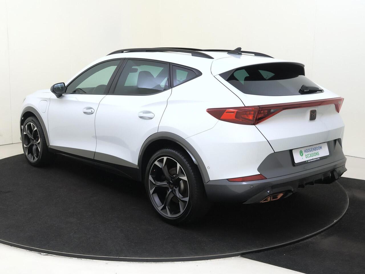 Cupra Formentor 1.4 e-Hybrid VZ Performance | SoH 96% | Panoramadak | Achteruitrijcamera | Adaptieve demping | Stoel- en stuurwielverwarming | Dodehoek detectie | Parkeerassistent | Keyless |