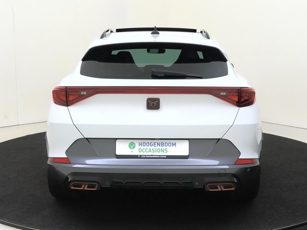 Cupra Formentor 1.4 e-Hybrid VZ Performance | SoH 96% | Panoramadak | Achteruitrijcamera | Adaptieve demping | Stoel- en stuurwielverwarming | Dodehoek detectie | Parkeerassistent | Keyless |