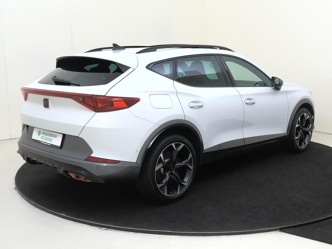 Cupra Formentor 1.4 e-Hybrid VZ Performance | SoH 96% | Panoramadak | Achteruitrijcamera | Adaptieve demping | Stoel- en stuurwielverwarming | Dodehoek detectie | Parkeerassistent | Keyless |