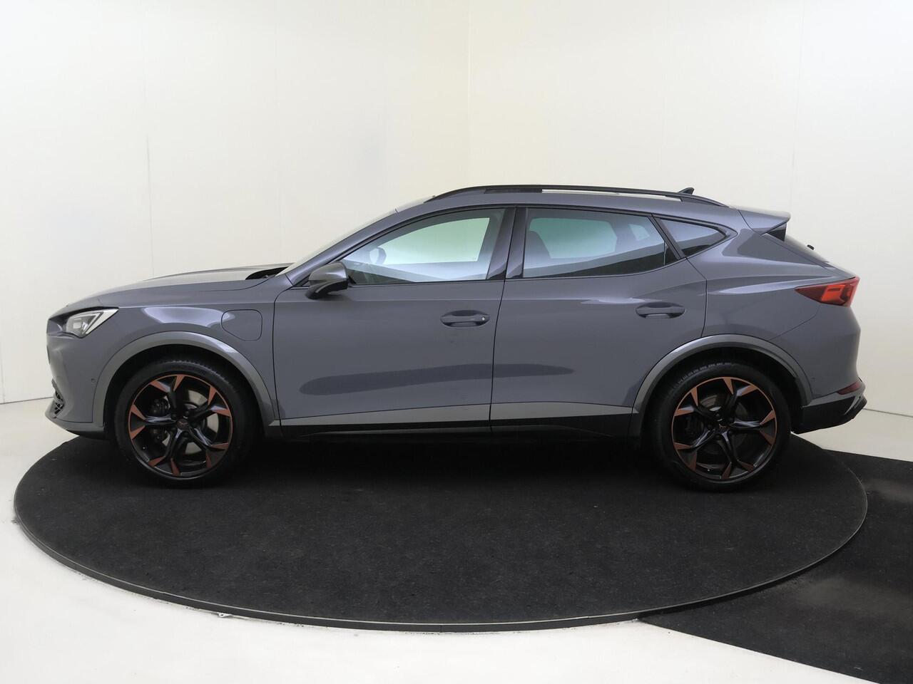 Cupra Formentor 1.4 e-Hybrid VZ Performance | SoH 91% | Panoramadak | Trekhaak | Adaptieve demping | Parkeerassistent | Navigatie | Stoel- en stuurwielverwarming | Keyless | Dodehoek detectie |