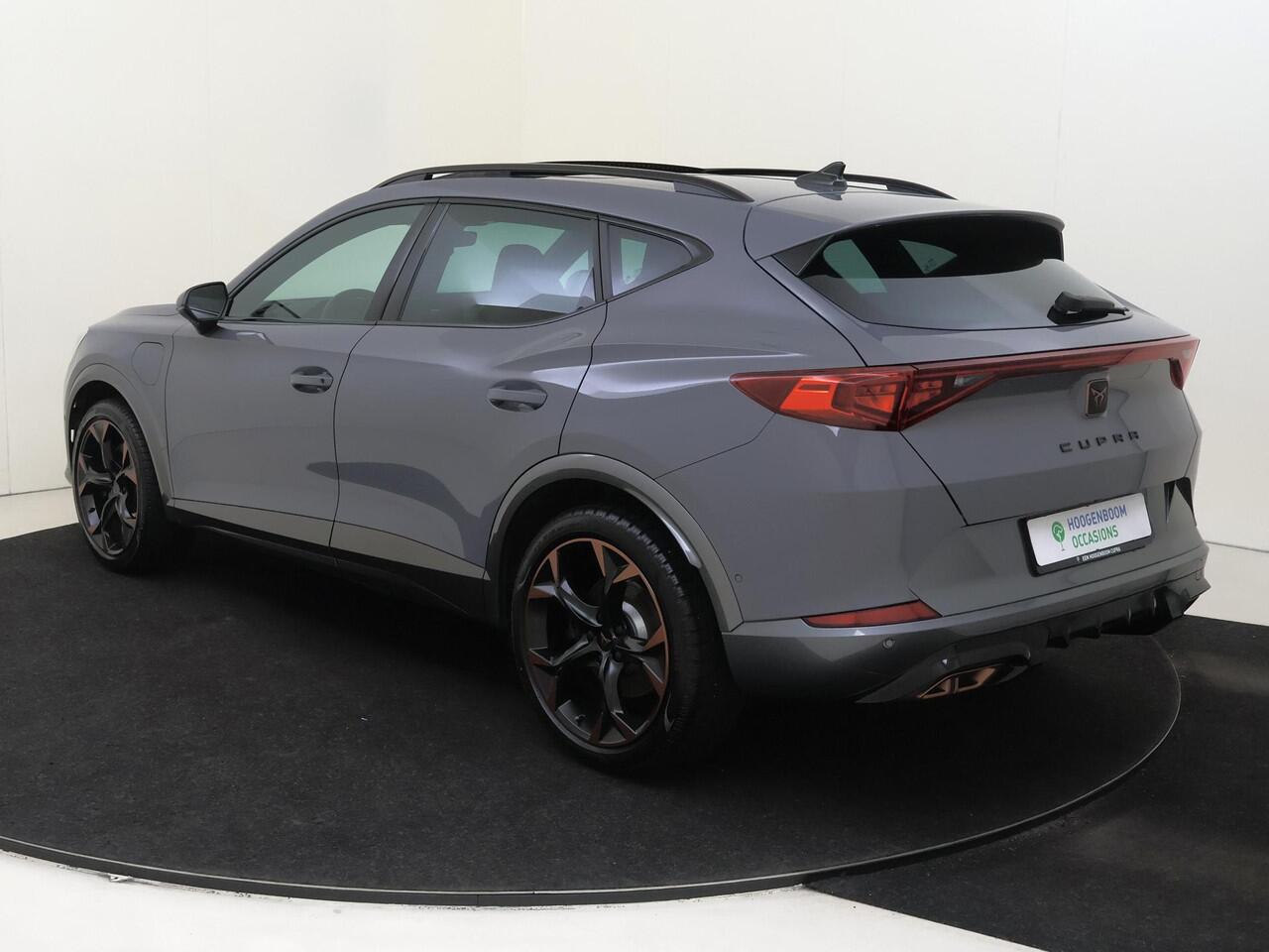 Cupra Formentor 1.4 e-Hybrid VZ Performance | SoH 91% | Panoramadak | Trekhaak | Adaptieve demping | Parkeerassistent | Navigatie | Stoel- en stuurwielverwarming | Keyless | Dodehoek detectie |