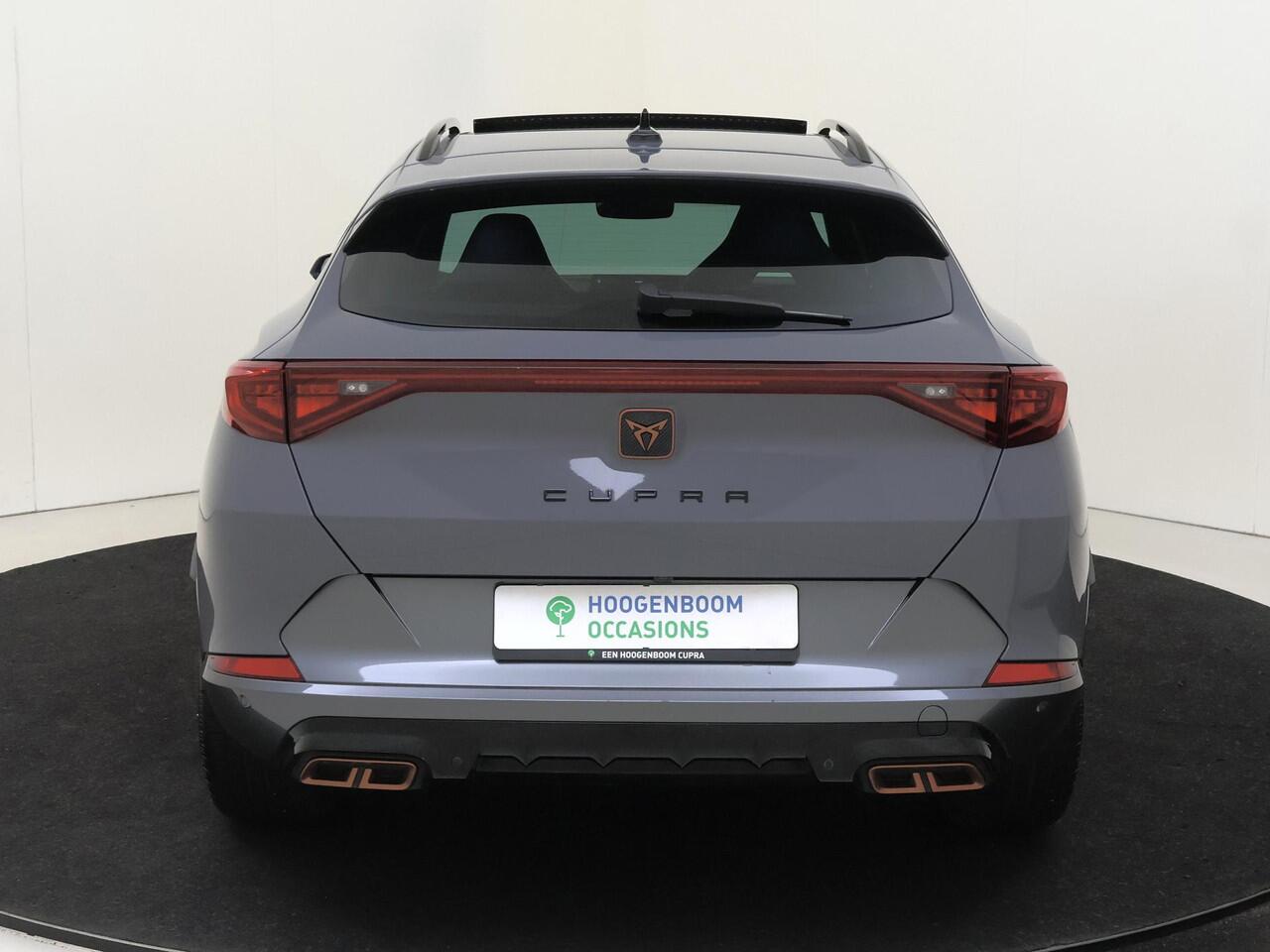 Cupra Formentor 1.4 e-Hybrid VZ Performance | SoH 91% | Panoramadak | Trekhaak | Adaptieve demping | Parkeerassistent | Navigatie | Stoel- en stuurwielverwarming | Keyless | Dodehoek detectie |