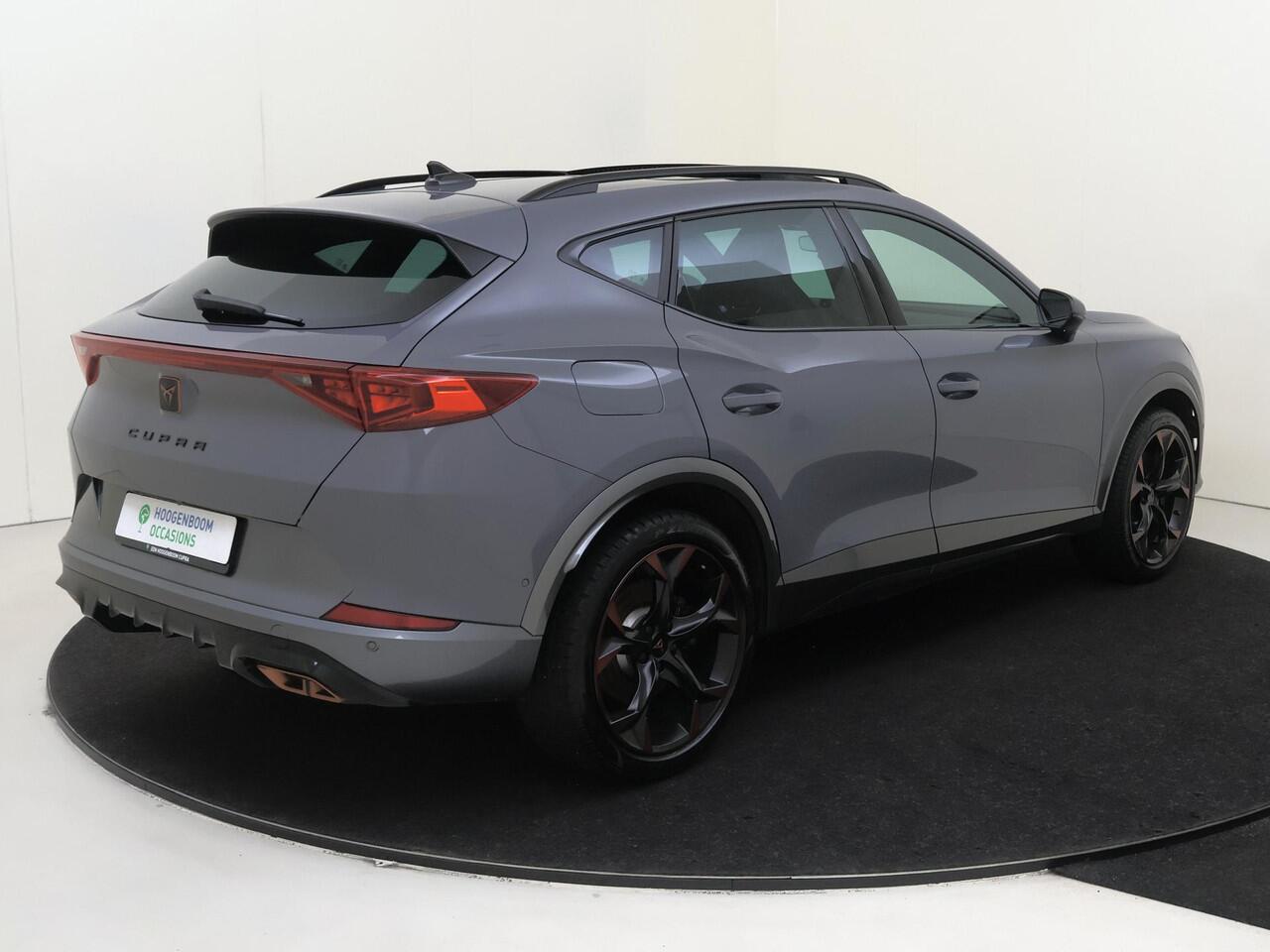 Cupra Formentor 1.4 e-Hybrid VZ Performance | SoH 91% | Panoramadak | Trekhaak | Adaptieve demping | Parkeerassistent | Navigatie | Stoel- en stuurwielverwarming | Keyless | Dodehoek detectie |