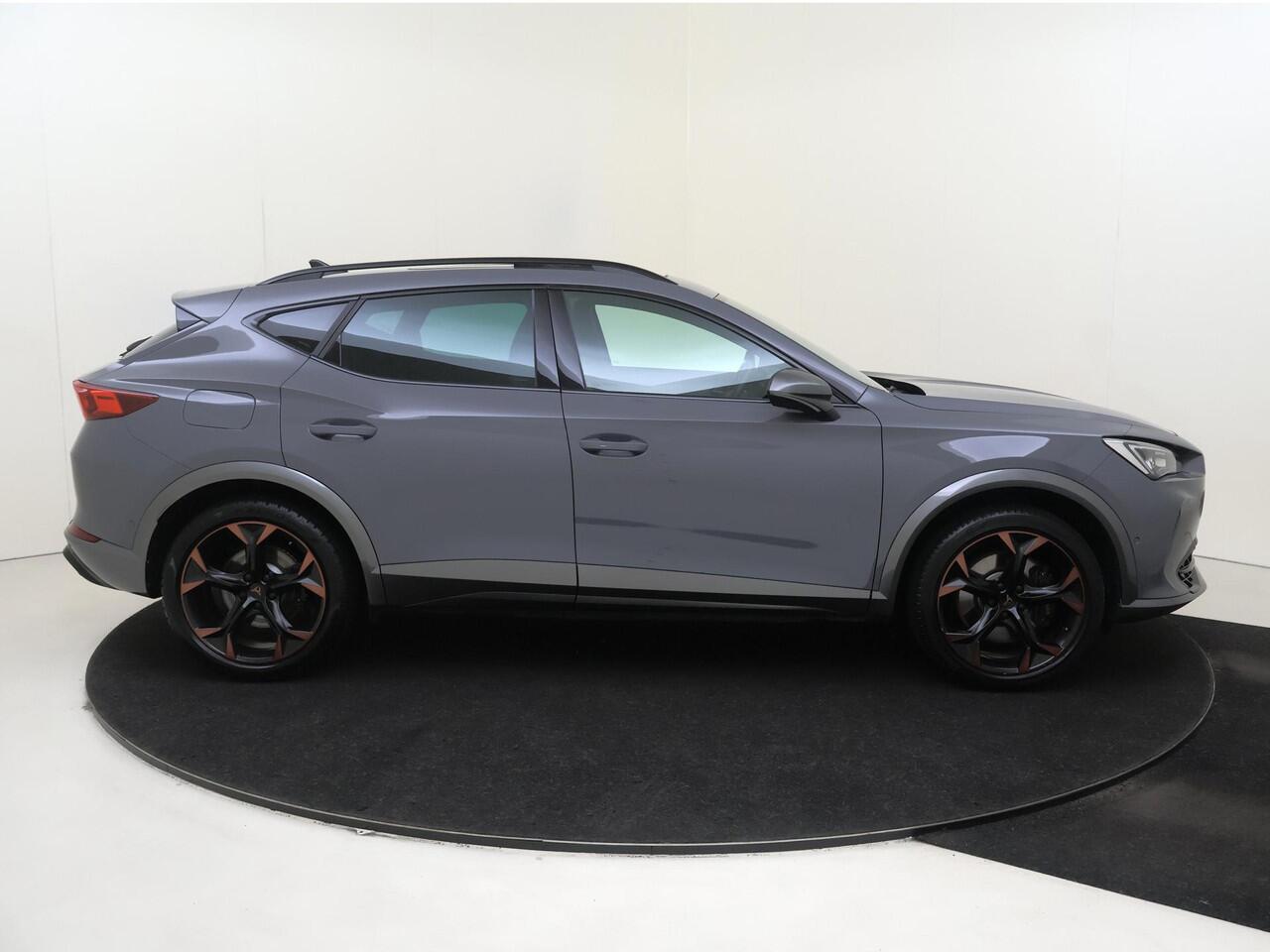 Cupra Formentor 1.4 e-Hybrid VZ Performance | SoH 91% | Panoramadak | Trekhaak | Adaptieve demping | Parkeerassistent | Navigatie | Stoel- en stuurwielverwarming | Keyless | Dodehoek detectie |