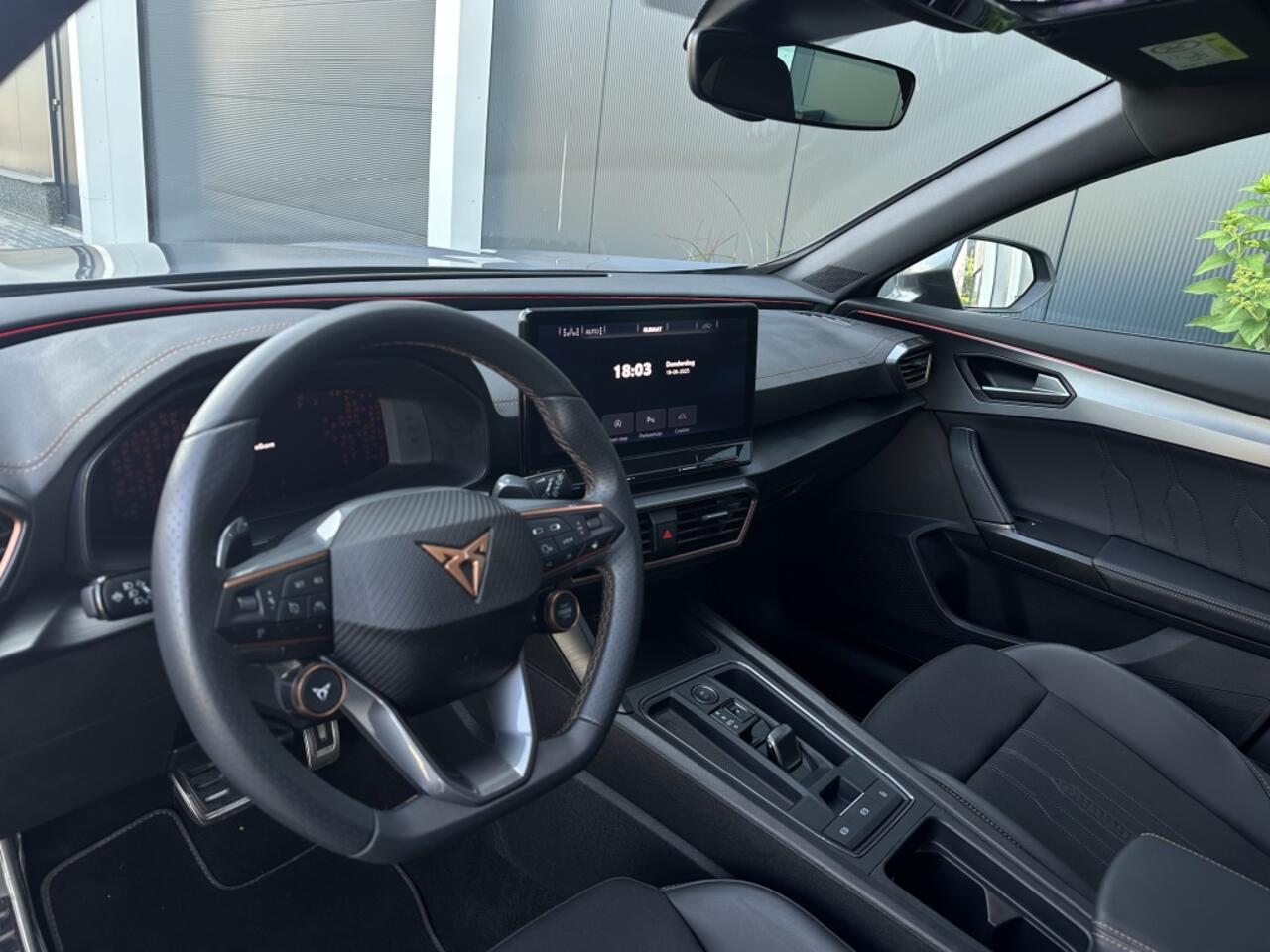 Cupra Formentor 2.0 TSI VZ 4DRIVE 310pk NIEUWSTAAT ACC ECC CAMERA SFEER NAVI PDC