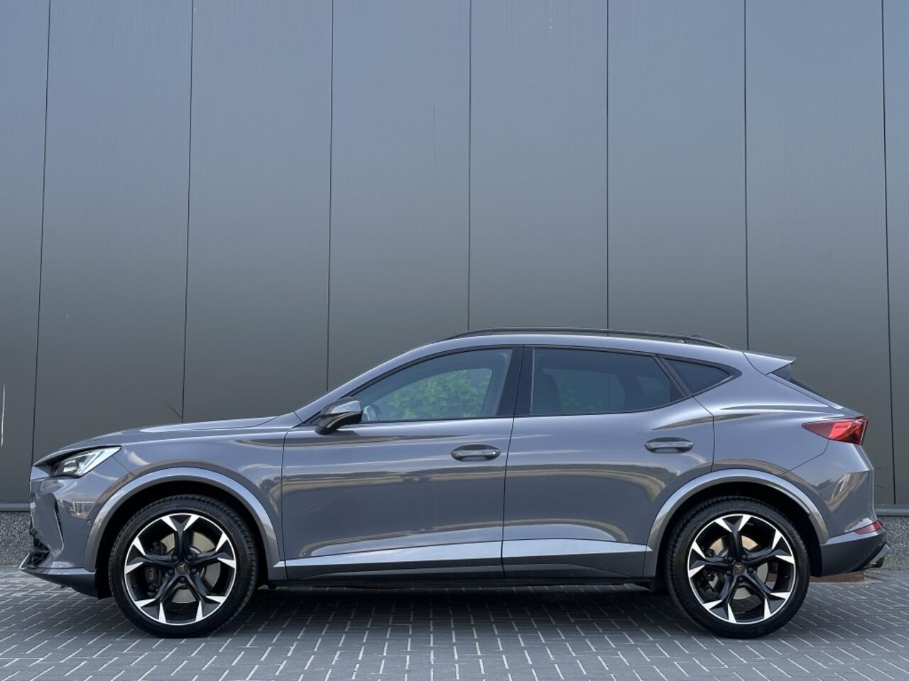 Cupra Formentor 2.0 TSI VZ 4DRIVE 310pk NIEUWSTAAT ACC ECC CAMERA SFEER NAVI PDC