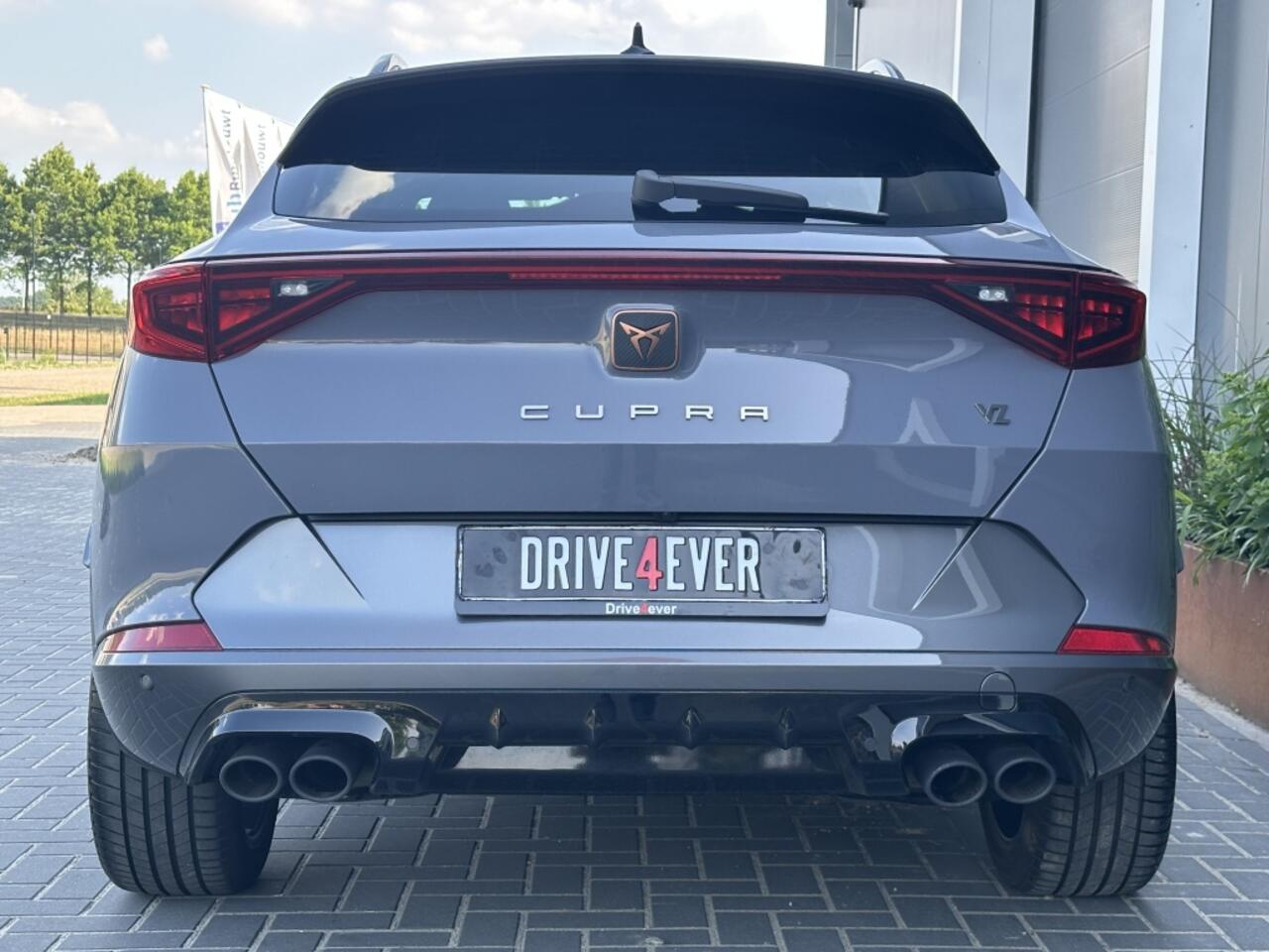 Cupra Formentor 2.0 TSI VZ 4DRIVE 310pk NIEUWSTAAT ACC ECC CAMERA SFEER NAVI PDC