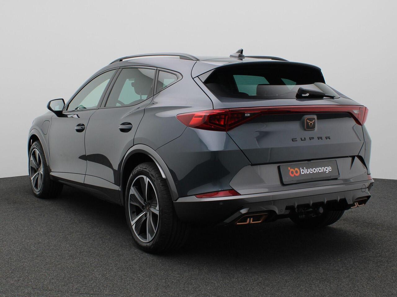 Cupra Formentor 1.4 e-Hybrid Business 204PK DSG Achteruitrijcamera, Keyless, Side Assist, Voorruitverwarming, Stuurverwarming, Navi, 18" LM Velgen, Adaptieve Cruise Control