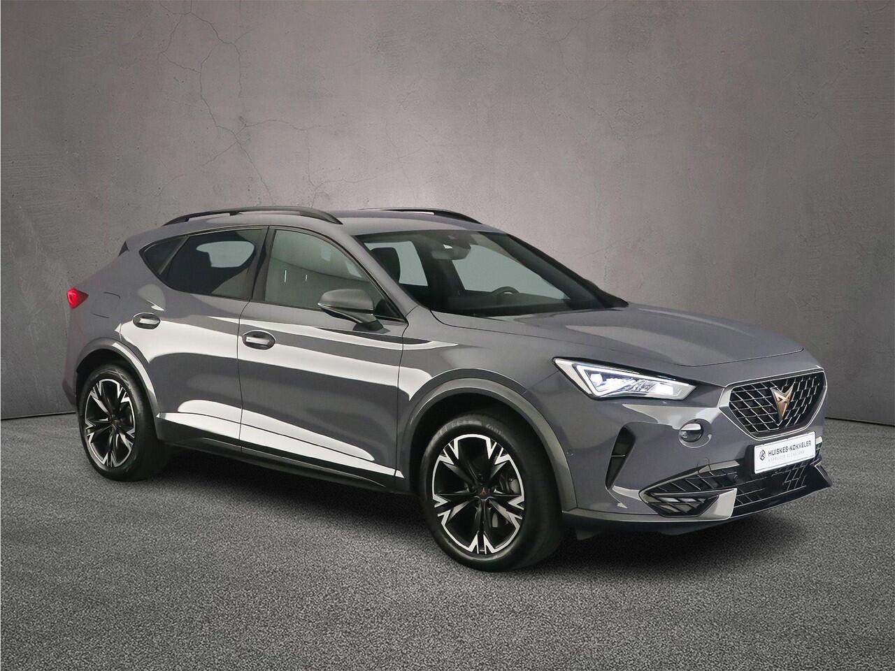 Cupra Formentor Business 1.4 TSI e-Hybrid 204pk DSG Automaat Adaptive cruise control, Elektrische achterklep, Achteruitrijcamera, LED koplampen, Stuurwiel verwarmd