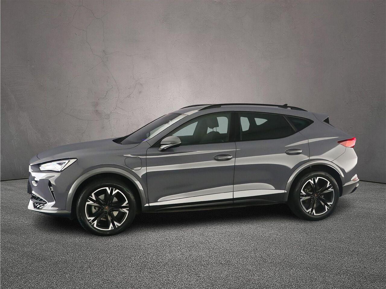 Cupra Formentor Business 1.4 TSI e-Hybrid 204pk DSG Automaat Adaptive cruise control, Elektrische achterklep, Achteruitrijcamera, LED koplampen, Stuurwiel verwarmd