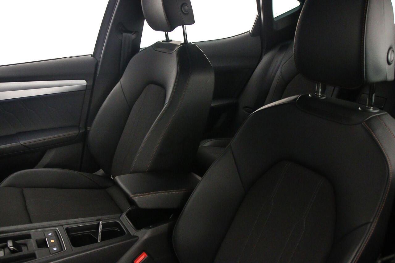 Cupra Formentor Business 1.4 TSI e-Hybrid 204pk DSG Automaat Adaptive cruise control, Elektrische achterklep, Achteruitrijcamera, LED koplampen, Stuurwiel verwarmd