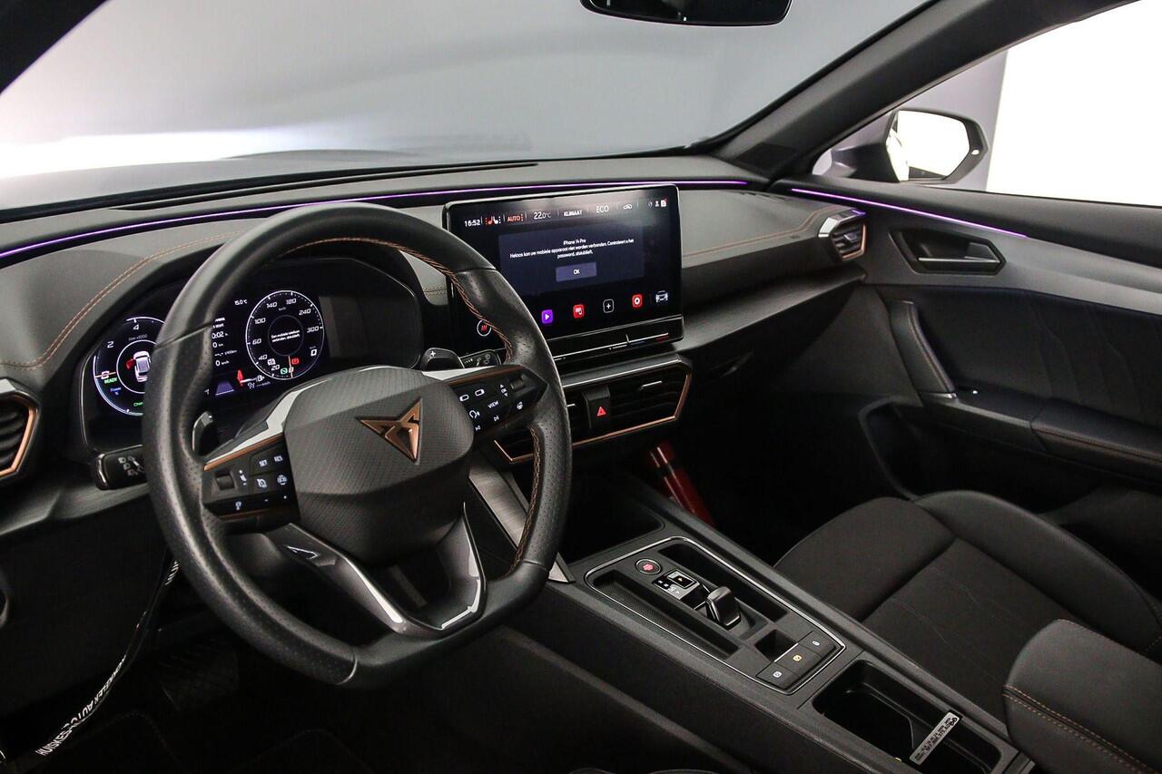 Cupra Formentor Business 1.4 TSI e-Hybrid 204pk DSG Automaat Adaptive cruise control, Elektrische achterklep, Achteruitrijcamera, LED koplampen, Stuurwiel verwarmd