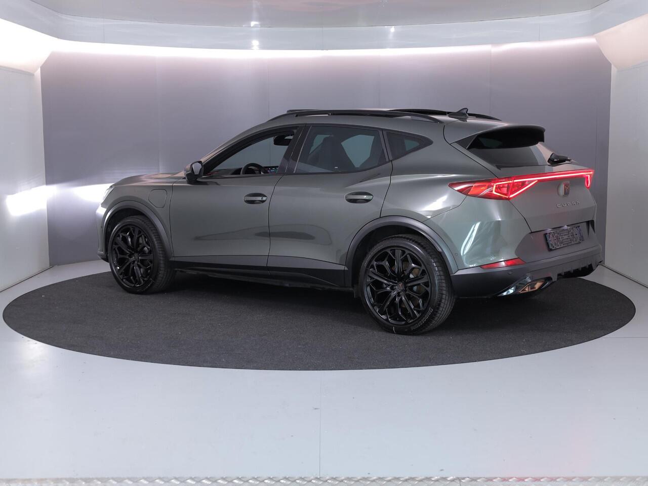 Cupra Formentor 1.4 e-Hybrid VZ Performance 245 pk Automaat (DSG) | Navigatie | Panoramadak | Parkeersensoren (Park assist) | Rondomzicht camera | Stoelverwarming | Elektr. bestuurdersstoel met geheugen |