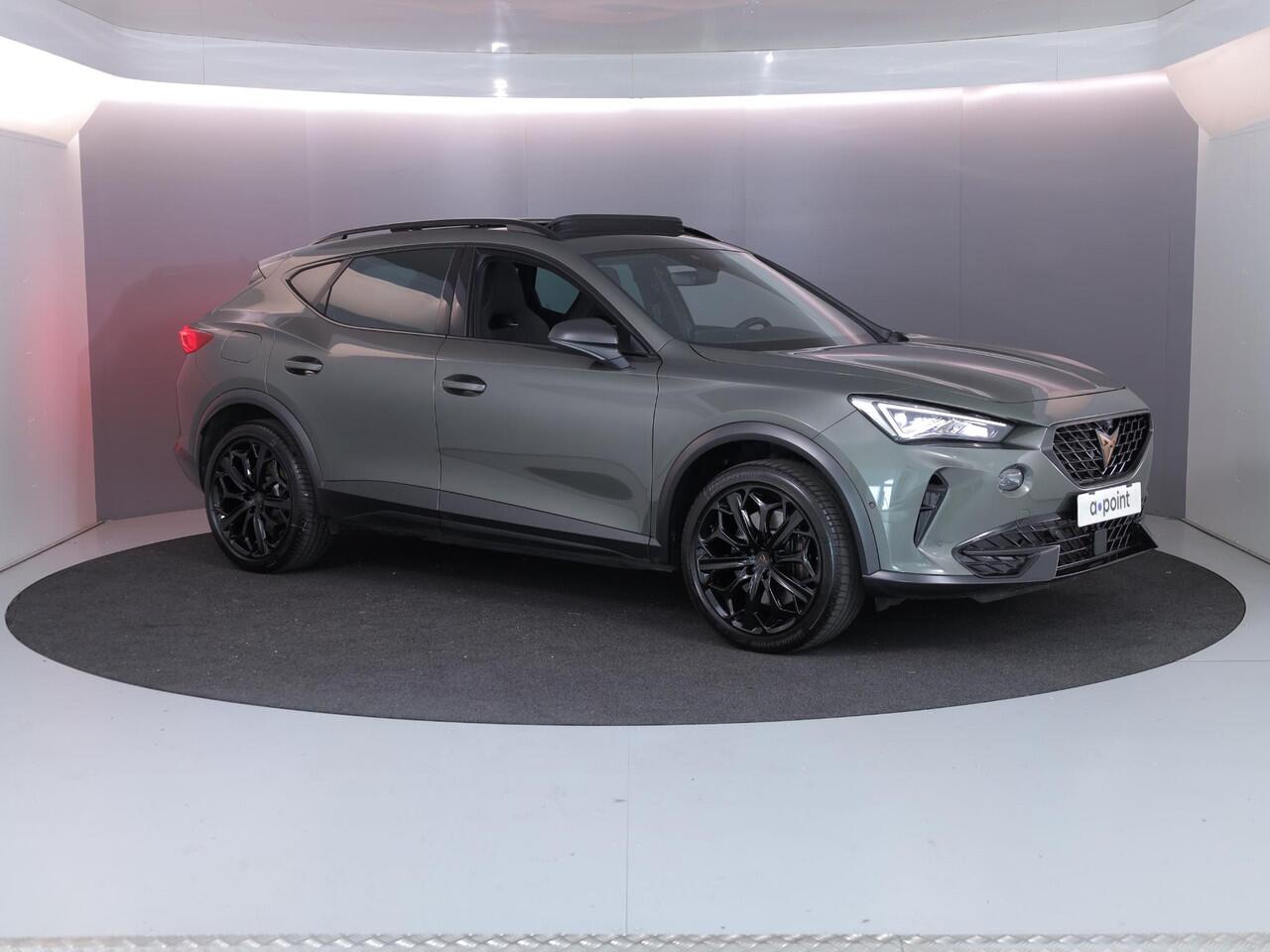 Cupra Formentor 1.4 e-Hybrid VZ Performance 245 pk Automaat (DSG) | Navigatie | Panoramadak | Parkeersensoren (Park assist) | Rondomzicht camera | Stoelverwarming | Elektr. bestuurdersstoel met geheugen |