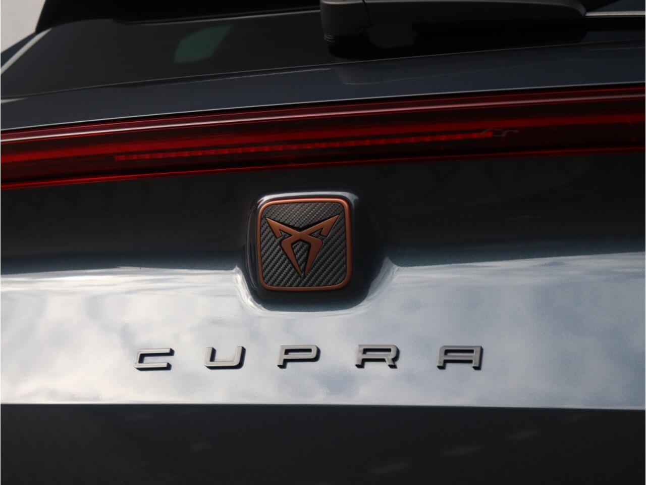 Cupra Formentor VZ 1.4 e-HYBRID 205 PK | Navi | Carplay | LED | Camera | 19"