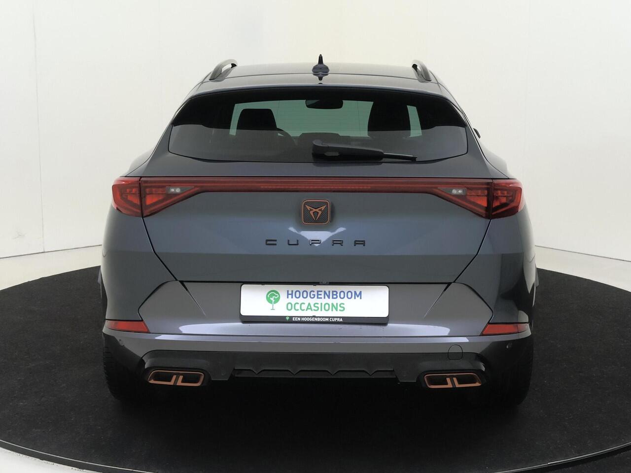 Cupra Formentor 1.4 e-Hybrid Business | SoH 100% | Achteruitrijcamera | 3-zone airco | Adaptieve cruise control | Dodehoek detectie | Keyless | CarPlay | Navigatie | Stoel- en stuurwielverwarming |
