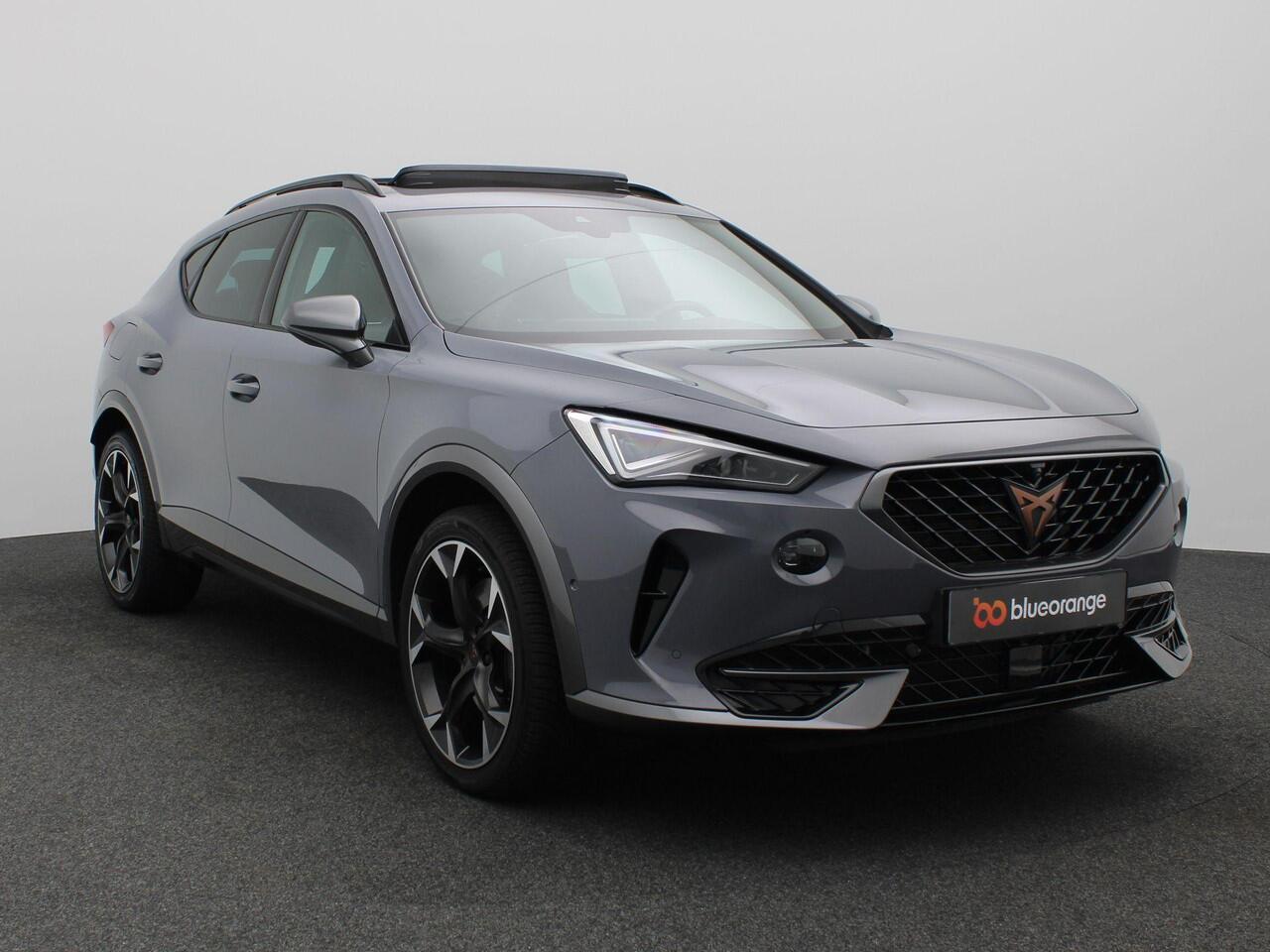 Cupra Formentor 1.4 e-Hybrid VZ Performance 245PK DSG SOH 99%, Pano-Schuifdak, Trekhaak, Supersportstuur, Leder, Memorystoel, 19" LM Velgen, Stoel-Stuurverwarming, 360gr. Camera