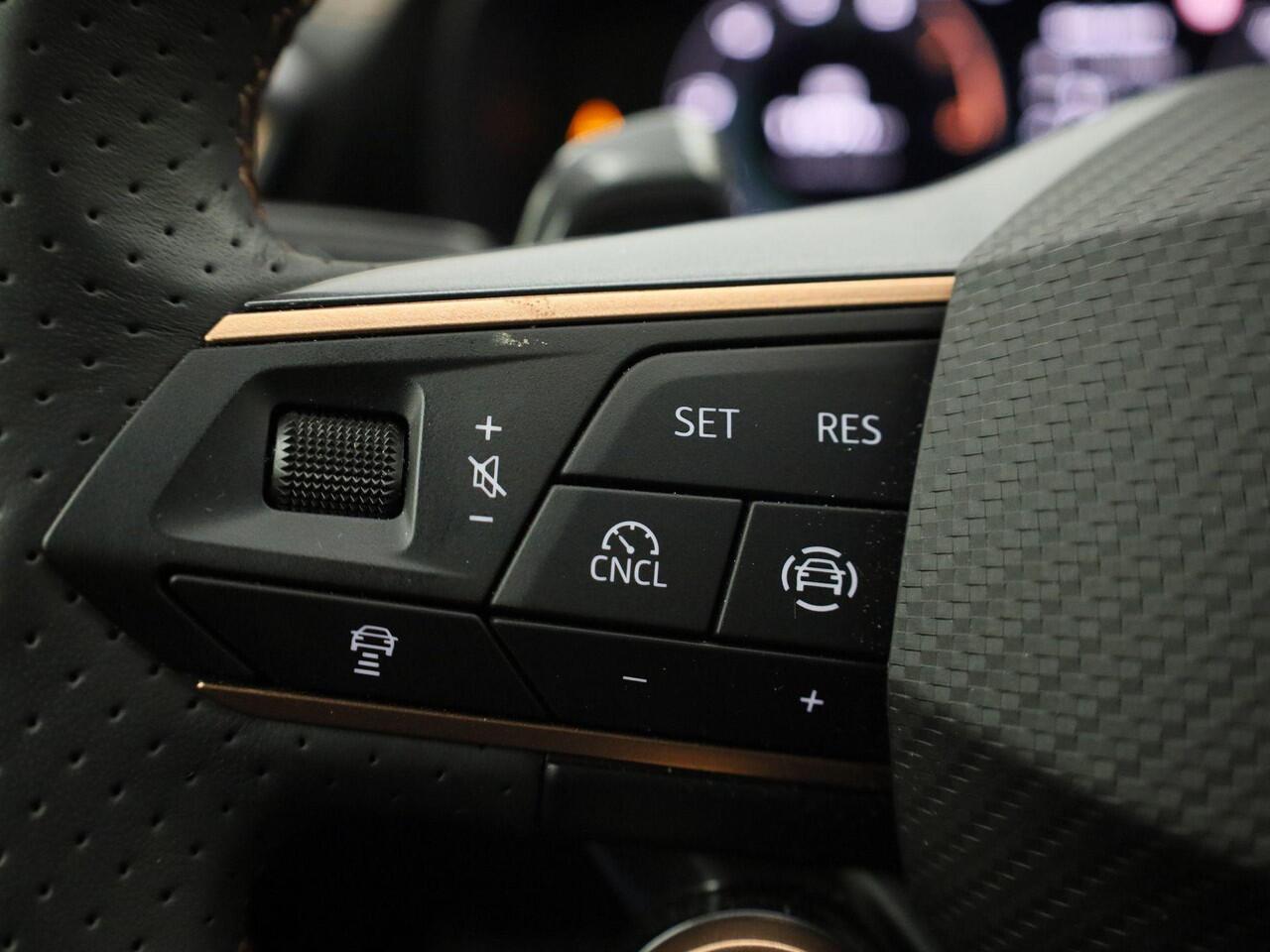 Cupra Formentor 1.5TSIe-Hybrid 200kW/272PK VZ DSG · Navigatie · Alcantara/Leder · Camera + Parkeersensoren · Garantie t/m 21-08-2027 of 90000km