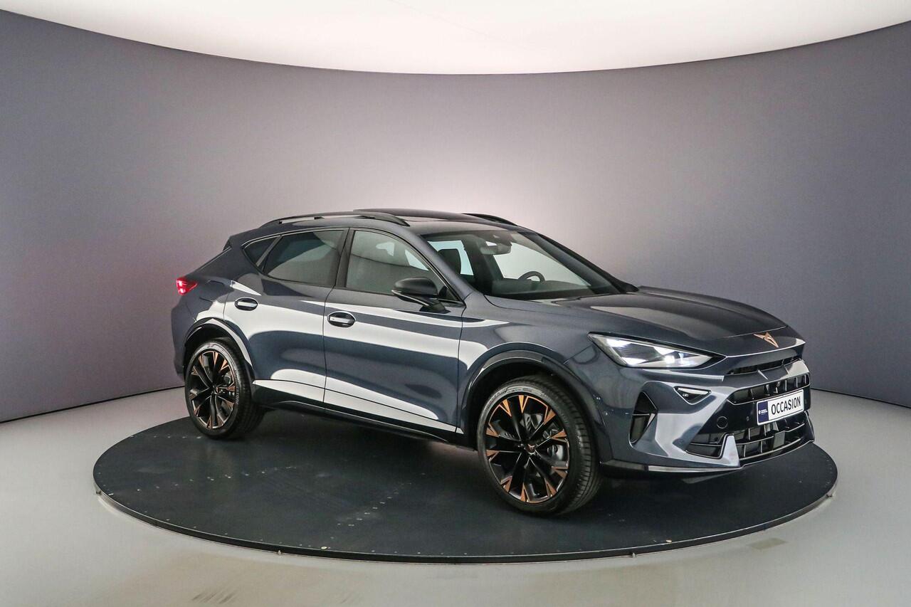 Cupra Formentor Business 1.5 TSI eHybrid 204pk DSG Automaat Panoramadak, Elektrische achterklep, 360 camera, Navigatie, Achteruitrijcamera, Stuurwiel verwarmd