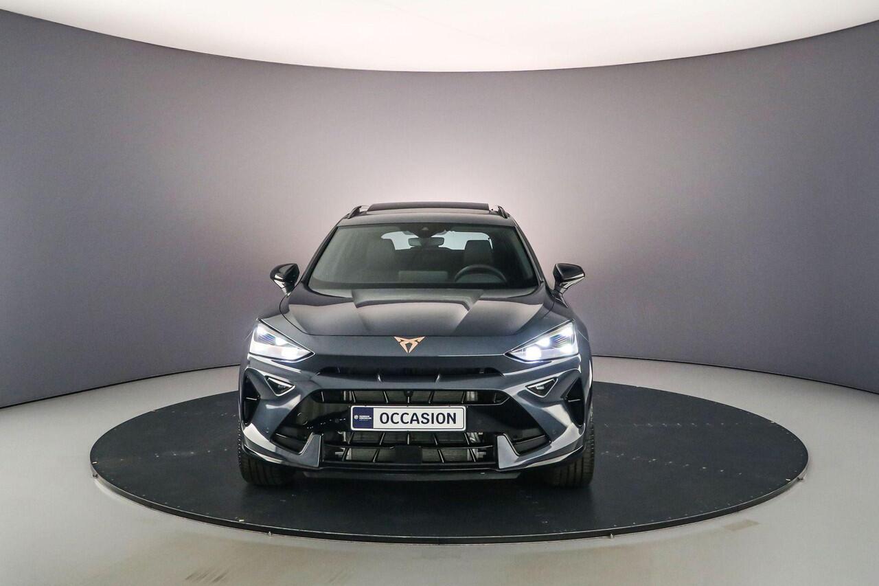 Cupra Formentor Business 1.5 TSI eHybrid 204pk DSG Automaat Panoramadak, Elektrische achterklep, 360 camera, Navigatie, Achteruitrijcamera, Stuurwiel verwarmd