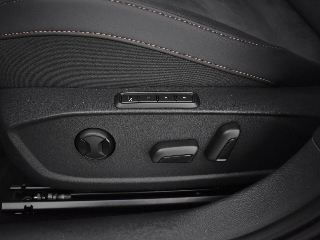 Cupra Formentor 1.5 Tsi 272pk DSG e-Hybrid VZ Performance · Apple/Android Car Play · Camera · Elek. Trekhaak · Elek. Achterklep · Elek. Bestuurdersstoel · 19'' Inch · Garantie t/m 26-01-2028 of 90.000km