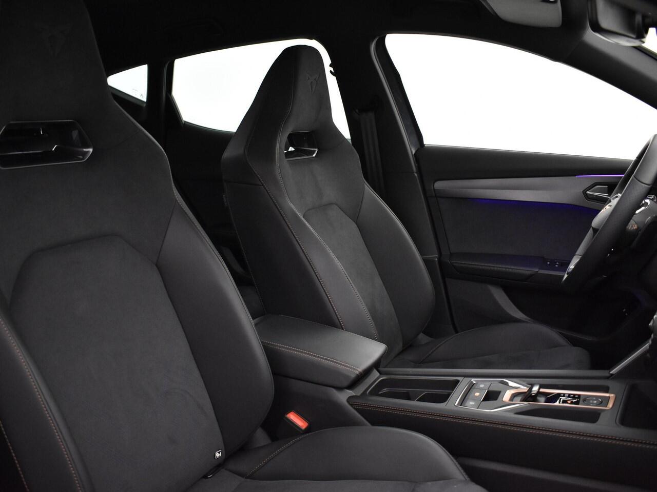 Cupra Formentor 1.5 Tsi 272pk e-Hybrid VZ Performance · Camera · Keyless · Elek. Bestuurderstoel · Apple/Android Car Play · Elk. Trekhaak · 19'' Inch · Garantie t/m 23-01-2028 of 100.000km