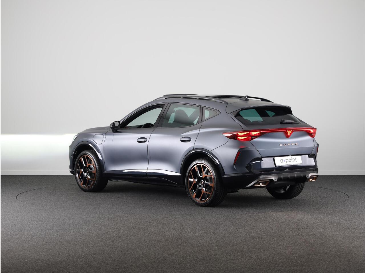 Cupra Formentor 1.5 TSI e-Hybrid VZ Performance 272pk | Panoramadak | Matte Lak | 19 inch | Carbon Spiegelkappen | Trekhaak | Sennheiser |