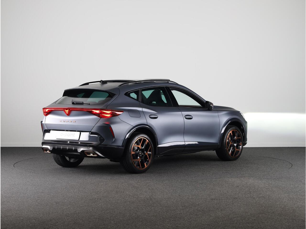 Cupra Formentor 1.5 TSI e-Hybrid VZ Performance 272pk | Panoramadak | Matte Lak | 19 inch | Carbon Spiegelkappen | Trekhaak | Sennheiser |