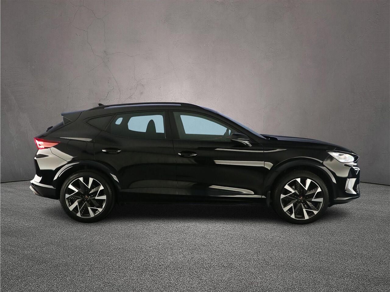 Cupra Formentor VZ Performance 1.5 TSI e-Hybrid 272pk DSG Automaat Trekhaak, Adaptive cruise control, Elektrische achterklep, Achteruitrijcamera, LED koplampen, Stuurwiel verwarmd