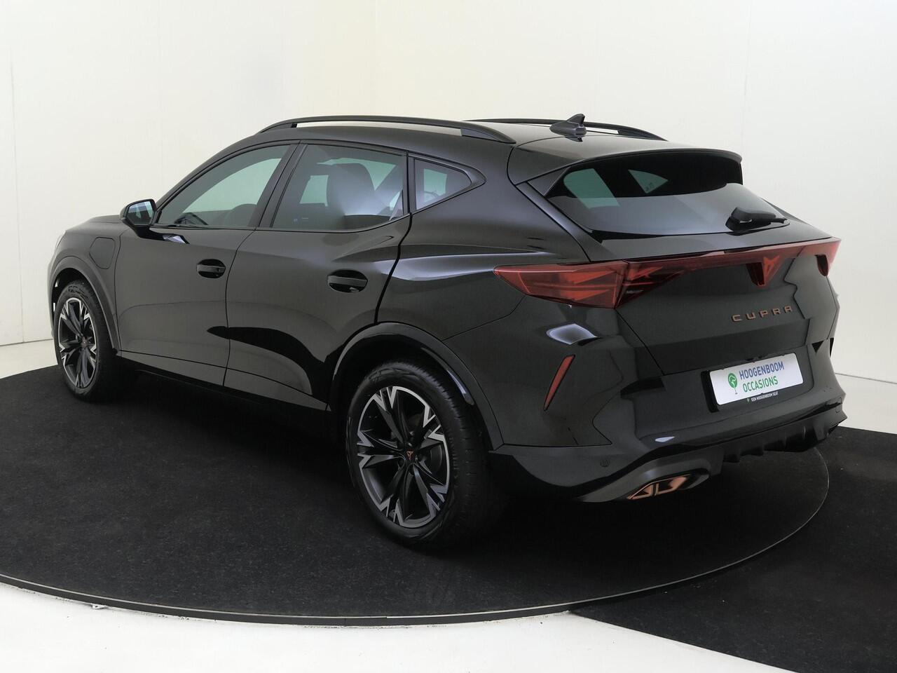 Cupra Formentor 1.5 TSI e-Hybrid Business | Keyless | Achteruitrijcamera | Stuurwiel verwarmd | CarPlay | Adaptieve cruise control | 3-zone airco | Voorklimatisering |