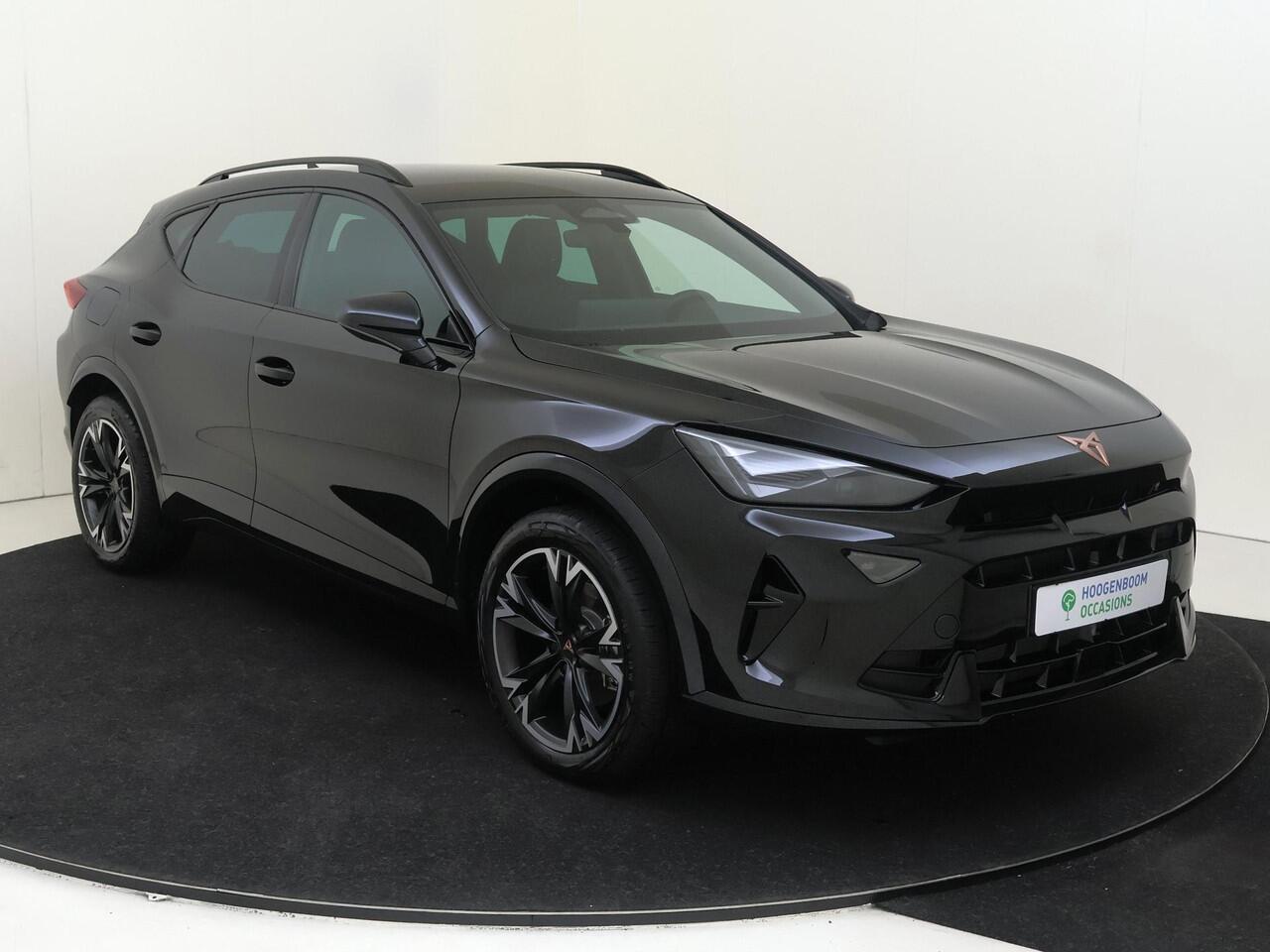 Cupra Formentor 1.5 TSI e-Hybrid Business | Keyless | Achteruitrijcamera | Stuurwiel verwarmd | CarPlay | Adaptieve cruise control | 3-zone airco | Voorklimatisering |