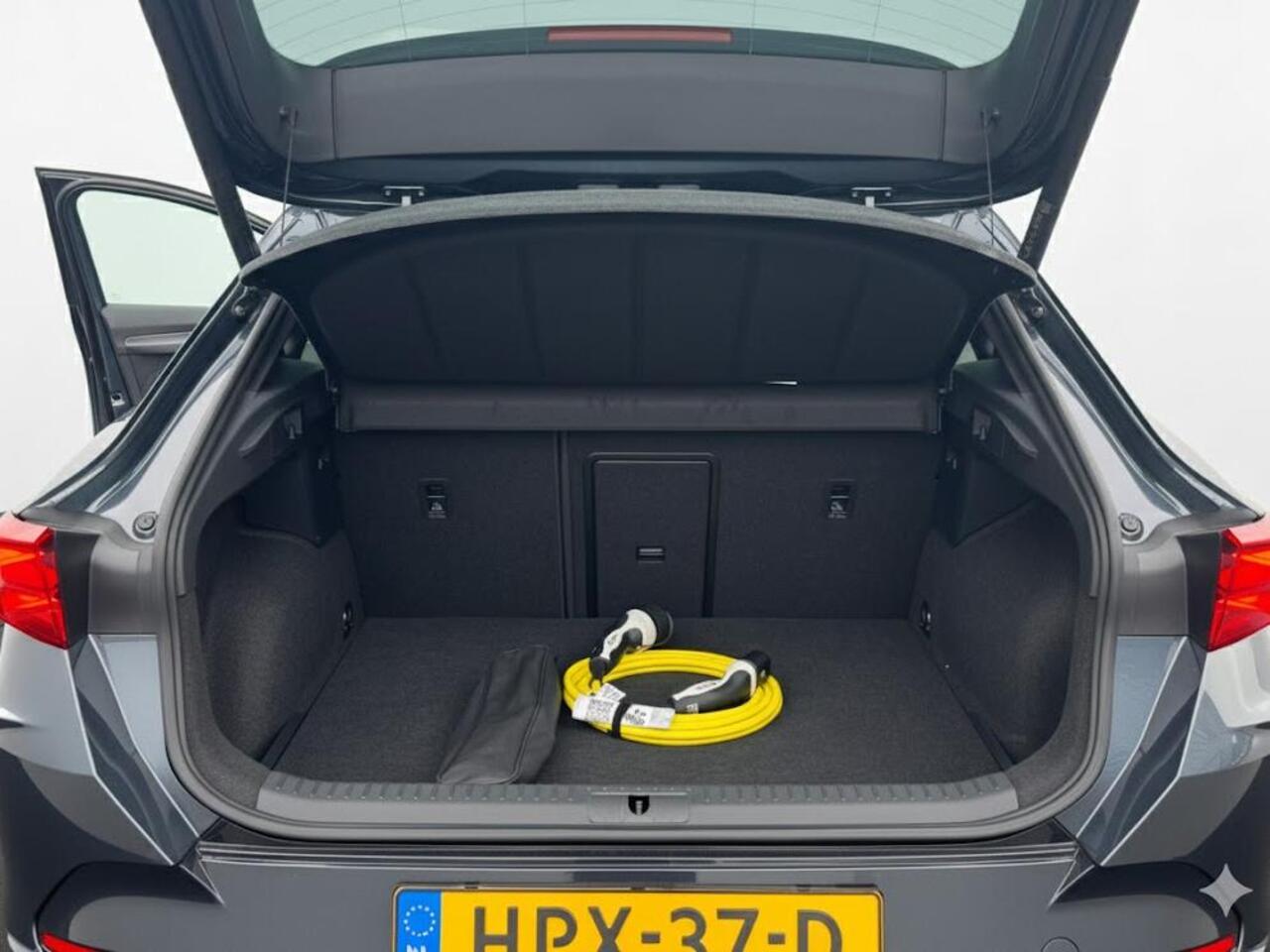 Cupra Formentor 1.5 TSI e-Hybrid Business 204PK | Nw model | Panorama dak | 360 graden camera | Blindspot | Stuurwiel verwarming |