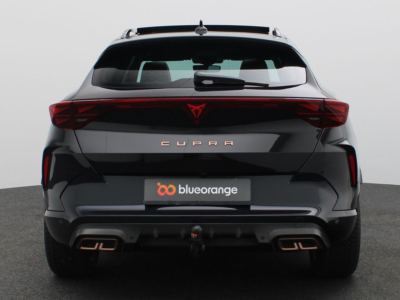 Cupra Formentor 1.5 TSI e-Hybrid Business 204PK DSG Pano-Schuifdak, Trekhaak, 18" LM Velgen, 360gr. Camera, Elektr. Achterklep, Keyless, Side Assist
