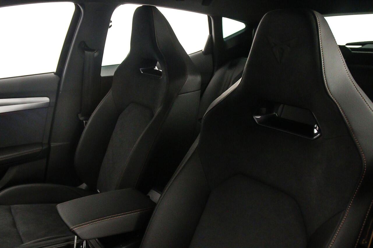 Cupra Formentor VZ Performance 1.5 TSI eHybrid 272pk DSG Automaat Adaptive cruise control, LED matrix koplampen, Sennheiser audio, Achteruitrijcamera, Elektrische achterklep