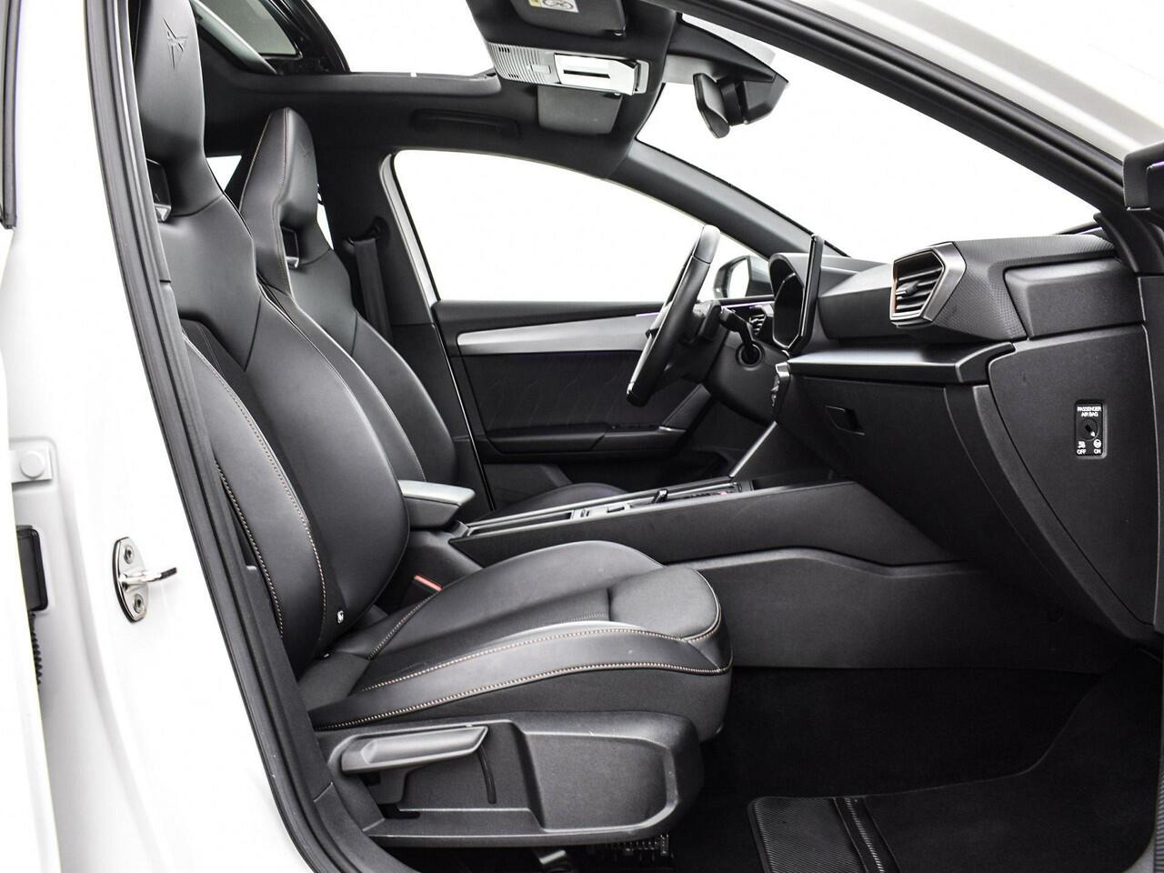 Cupra Leon 1.4 TSI 245pk DSG e-Hybrid VZ Performance · Panoramadak · Camera · Keyless · Stuur- & Stoelverwarming · ACC · Verkeersbord Detectie ·