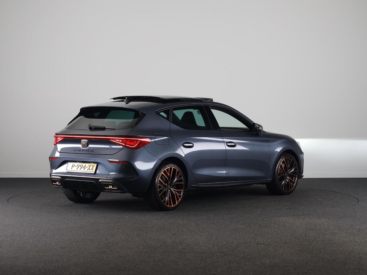 Cupra Leon 1.4 e-Hybrid VZ Performance 245pk | Panoramadak | Sporstoelen | Navigatie | Verwarmbare voorstoelen | 19 inch Lichtmetalen velgen |