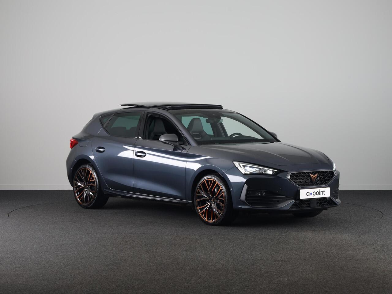 Cupra Leon 1.4 e-Hybrid VZ Performance 245pk | Panoramadak | Sporstoelen | Navigatie | Verwarmbare voorstoelen | 19 inch Lichtmetalen velgen |