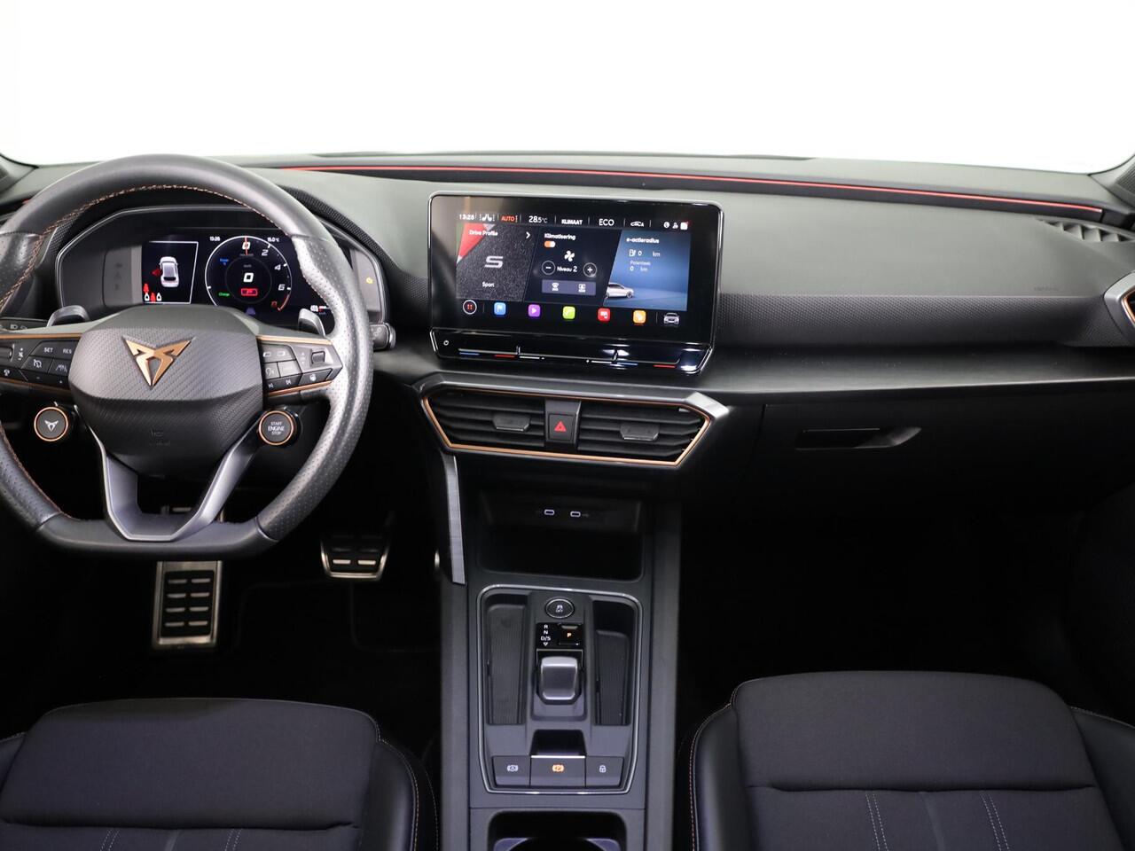 Cupra Leon 1.4 e-Hybrid VZ Performance 245pk | Panoramadak | Sporstoelen | Navigatie | Verwarmbare voorstoelen | 19 inch Lichtmetalen velgen |