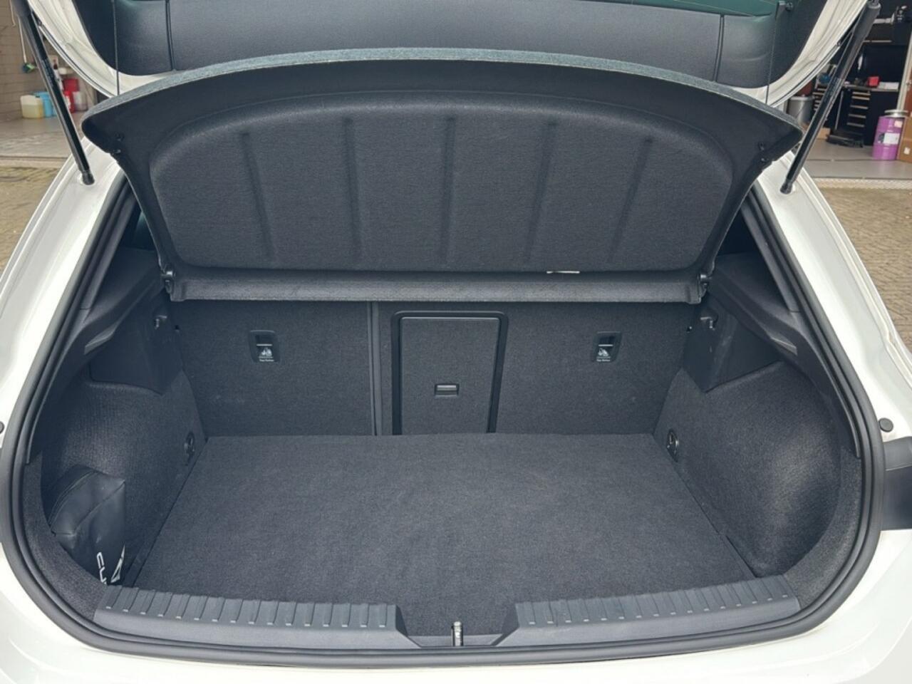 Cupra Leon 1.4 TSI DSG E-HYBRID CAMERA/MEMORY/NAVI/CARPLAY/ACC/STOEL-STUURVERW