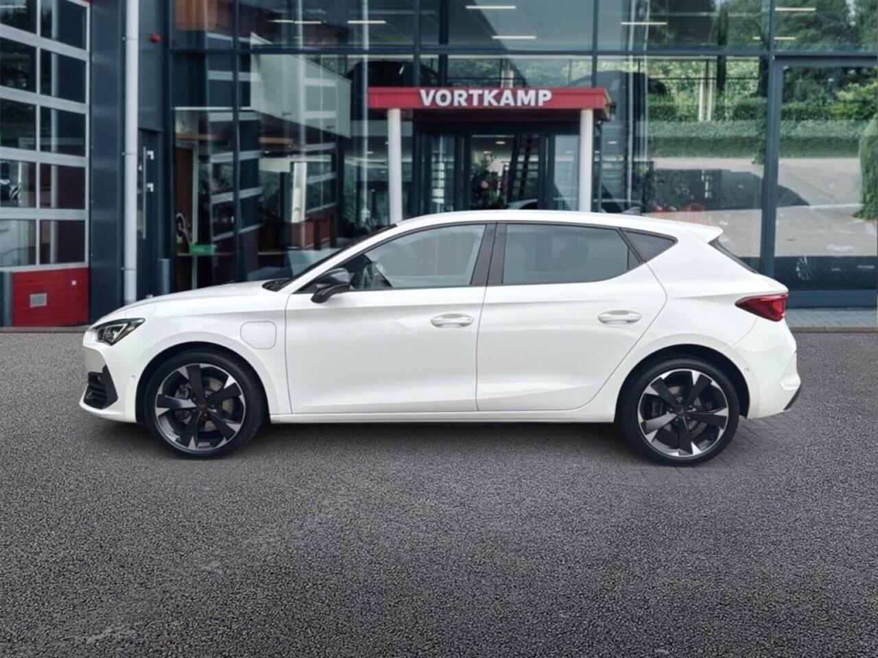 Cupra Leon 1.4 TSI DSG E-HYBRID CAMERA/MEMORY/NAVI/CARPLAY/ACC/STOEL-STUURVERW
