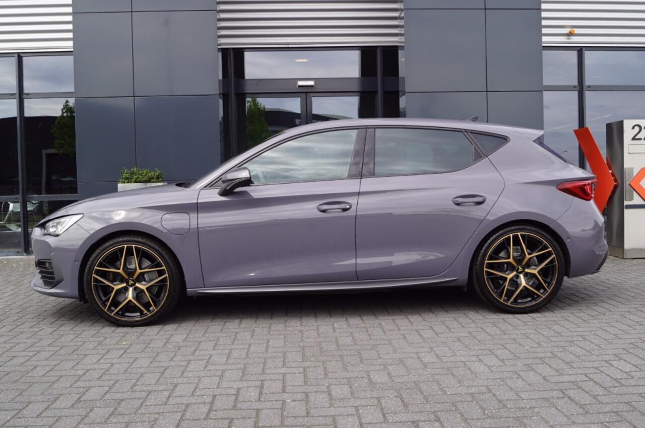 Cupra Leon 1.4 Hybrid 245pk VZ Performance / 19 LM /DCC /ACC / Camera