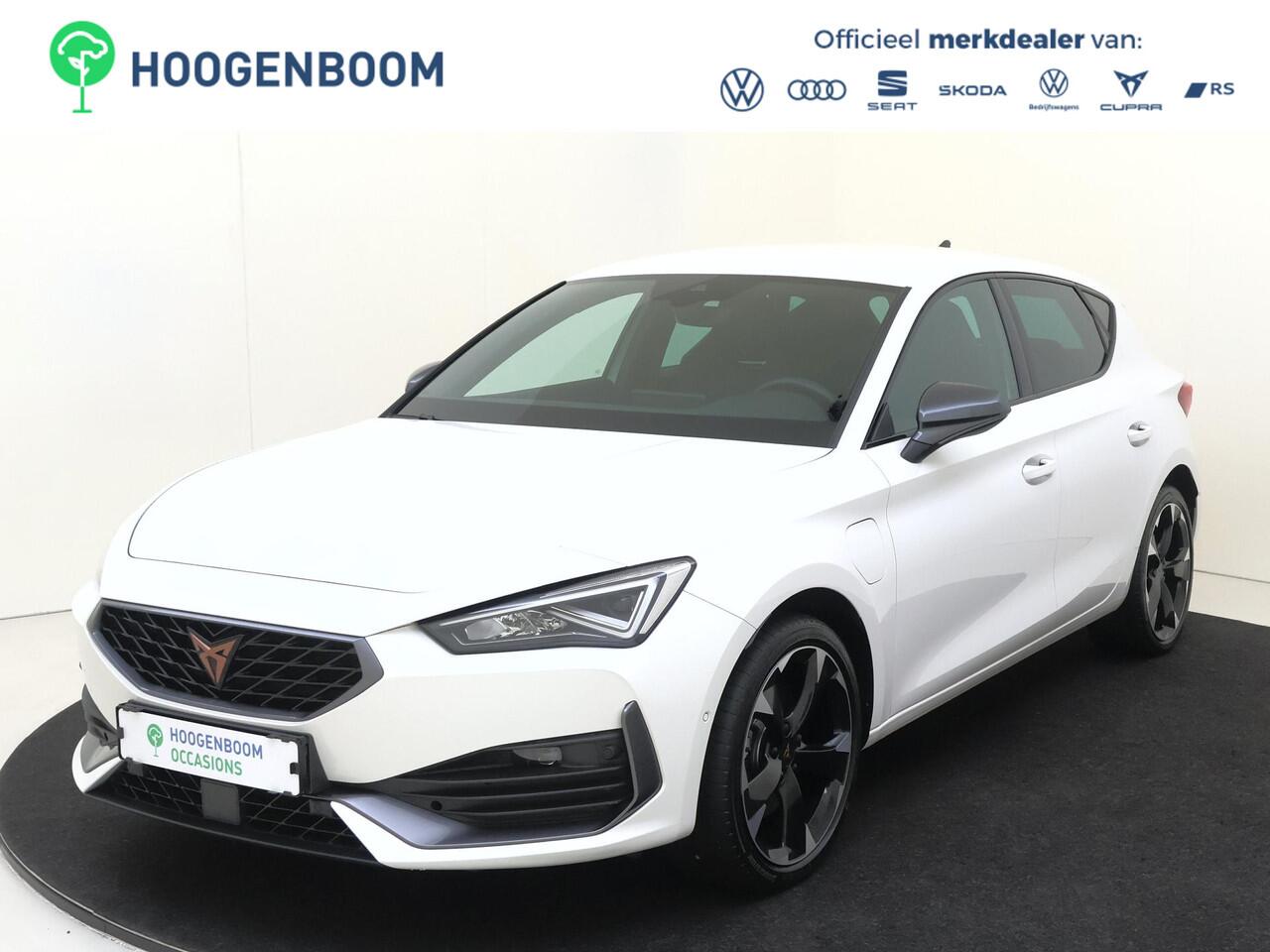 Cupra Leon 1.4 e-Hybrid Business | Parkeerassistent | Achteruitrijcamera | Adaptieve demping systeem | 3-zone airco | Keyless | Dodehoek detectie | Stoel- en stuurwielverwarming | CarPlay |