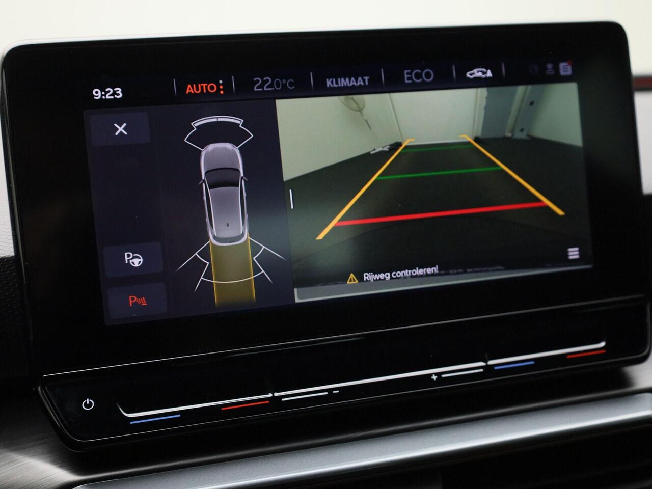 Cupra Leon 1.4e-Hybrid 150kW/204PK DSG · Navigatie · Apple/Android Car Play · Camera + Parkeersensoren