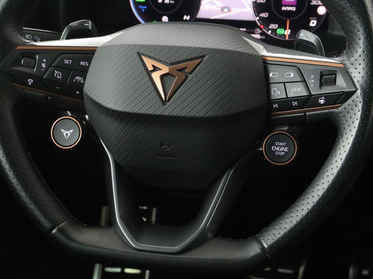 Cupra Leon 1.4 eHybrid VZ | 245pk | Leder | Stoelverwarming | Camera | Carplay | Memory | Sfeerverlichting | Navigatie | Adaptive cruise | Keyless | Sportstoelen | Full LED | 19'' | PHEV | Plug In