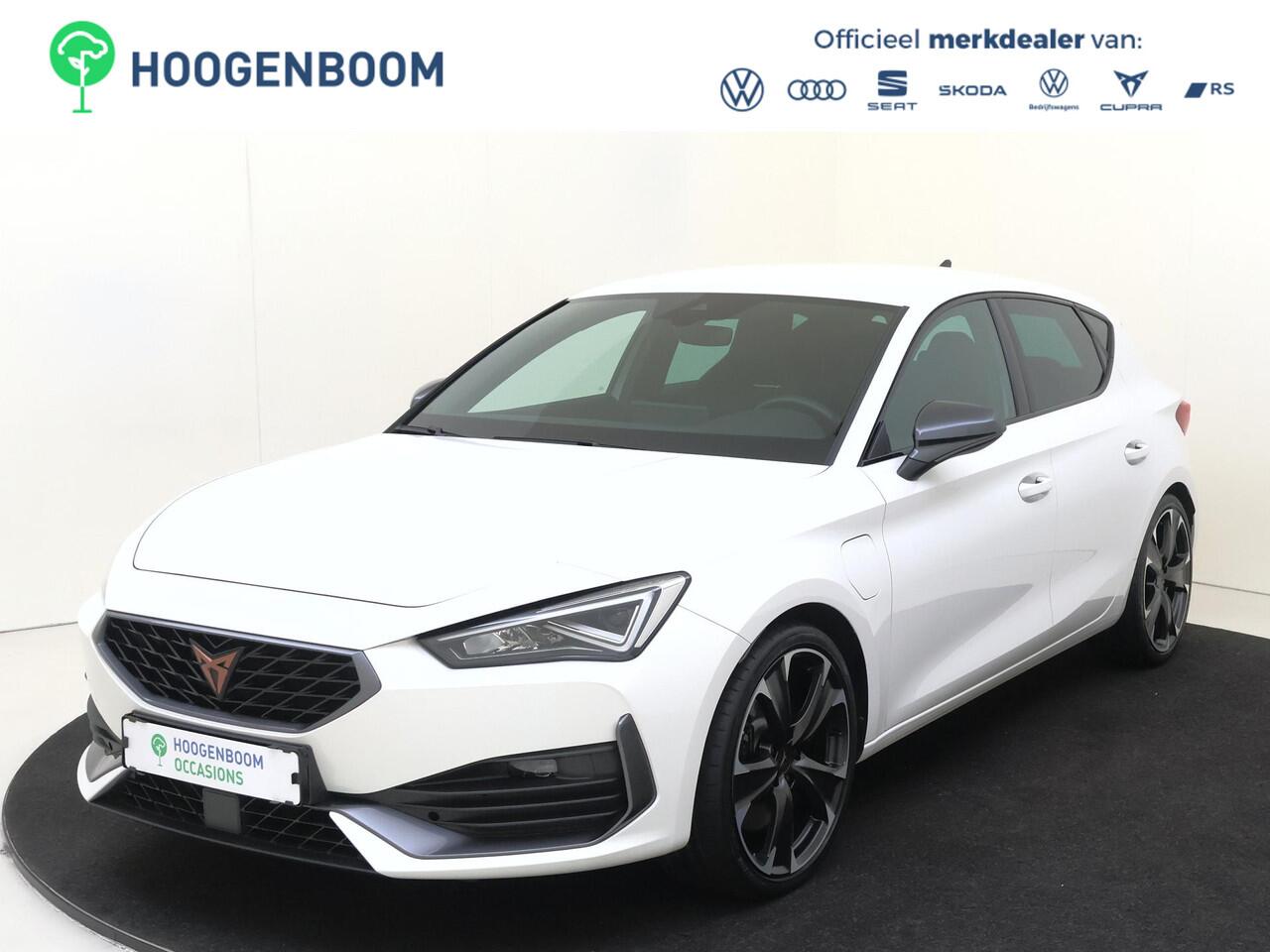 Cupra Leon 1.4 e-Hybrid VZ Business | SoH 94% | Adaptieve demping systeem | 3-zone airco | Keyless | Parkeersensoren achter | Stoel- en stuurwielverwarming | CarPlay | Navigatie |