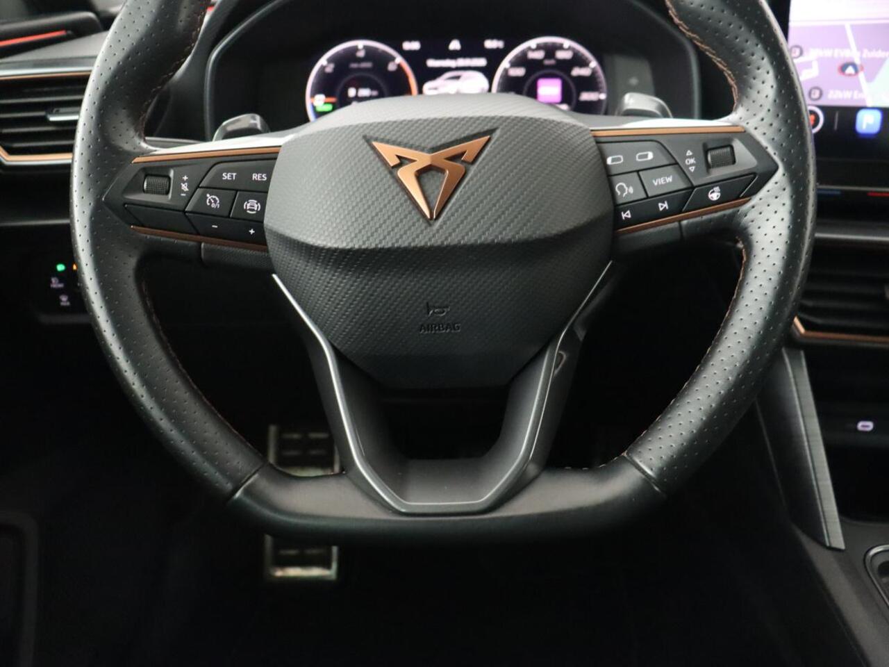 Cupra Leon 1.4 e-Hybrid | Stoelverwarming | Camera | Carplay | Sfeerverlichting | Navigatie | Full LED | Sportstoelen | Half leder | PHEV | Plug In