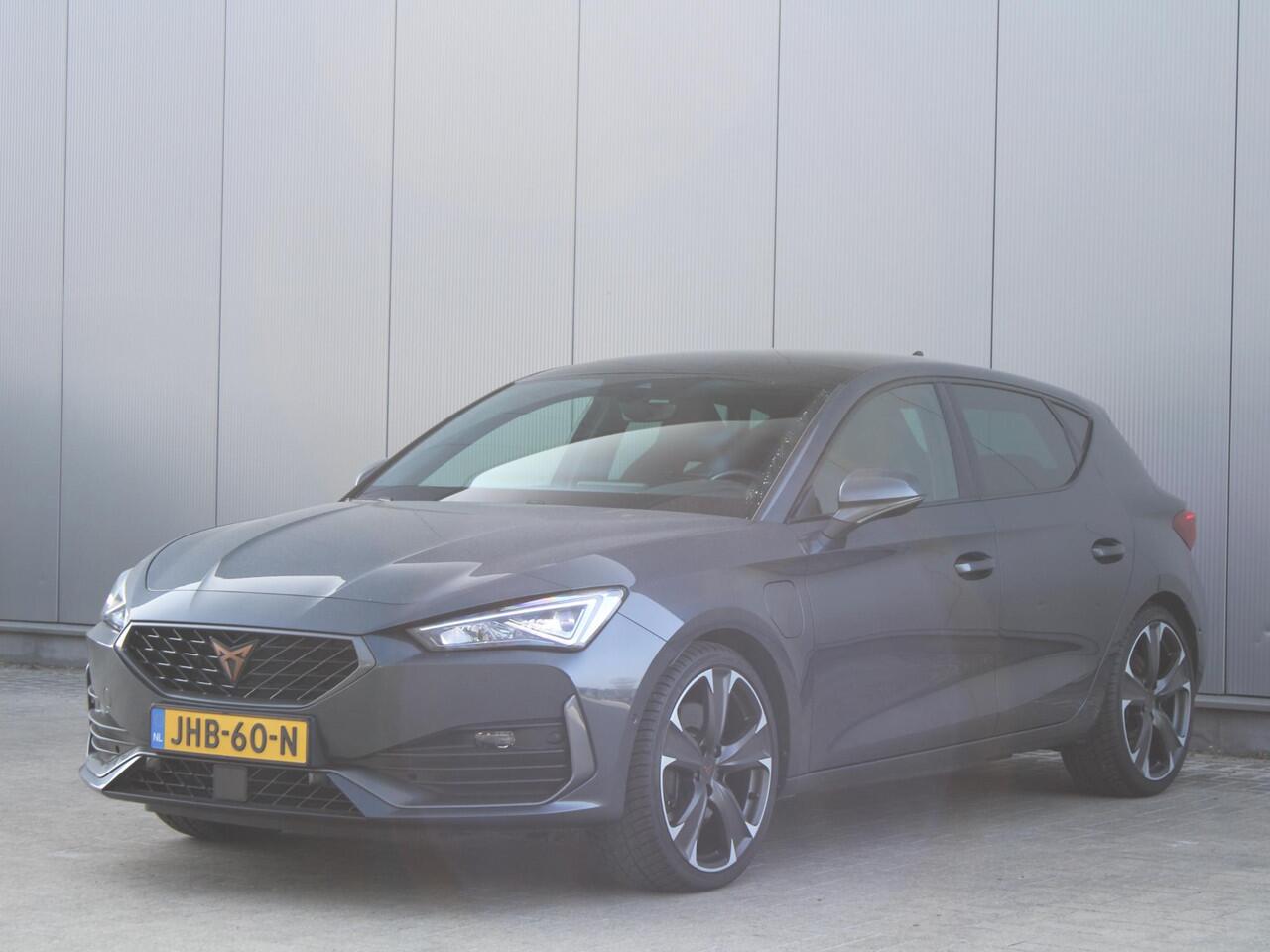 Cupra Leon 1.4 e-Hybrid 245pk VZ Business | Pano | Bucket Seats | 19-Inch Velgen | Winter Pack | Digital Cockpit
