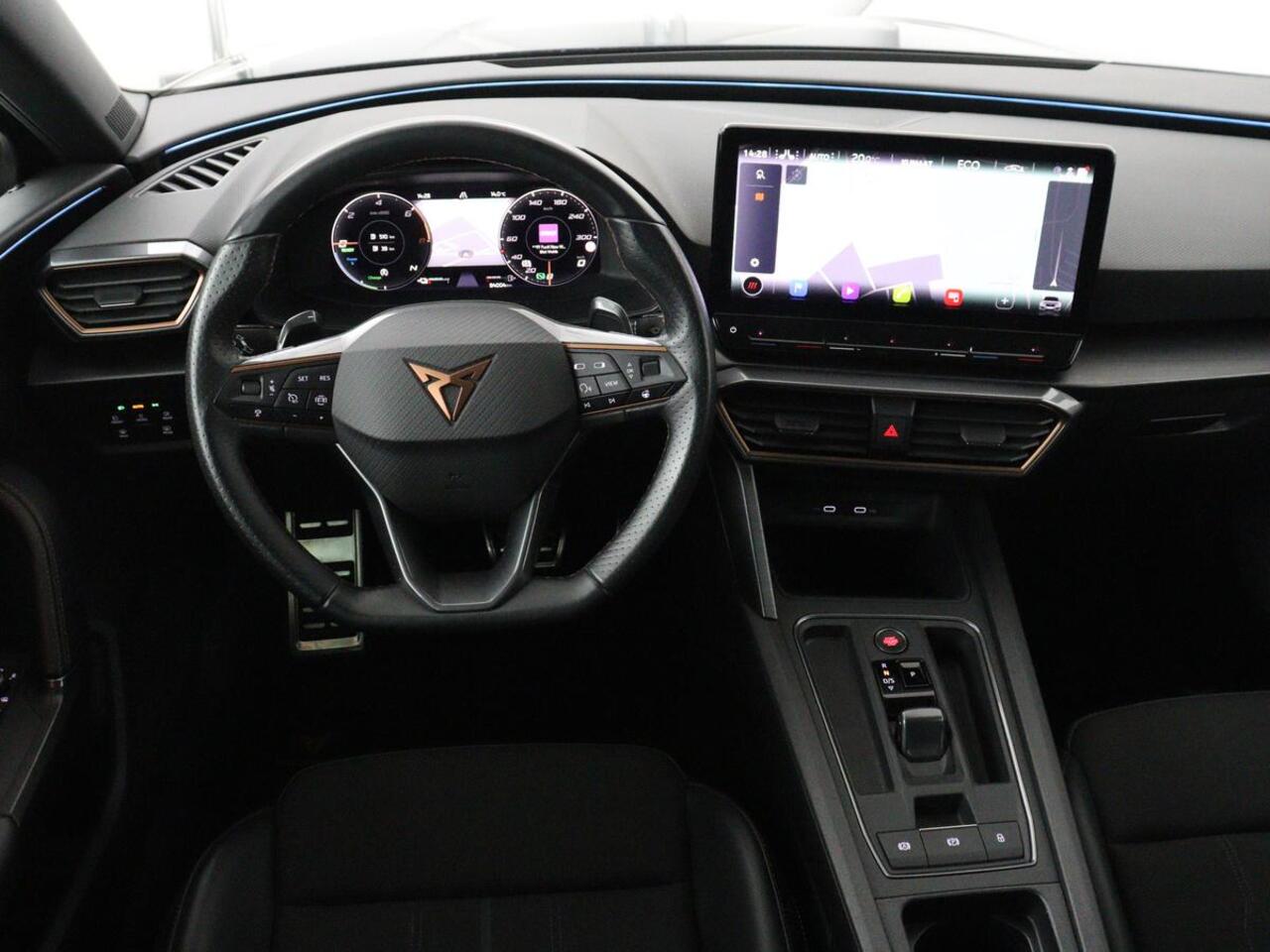 Cupra Leon 1.4 eHybrid | Stoelverwarming | Adaptive cruise | Navigatie | Carplay | Sportstoelen | Stuurverwarming | Parkeerhulp | Full LED | Keyless | Half leder | PHEV | Plug In